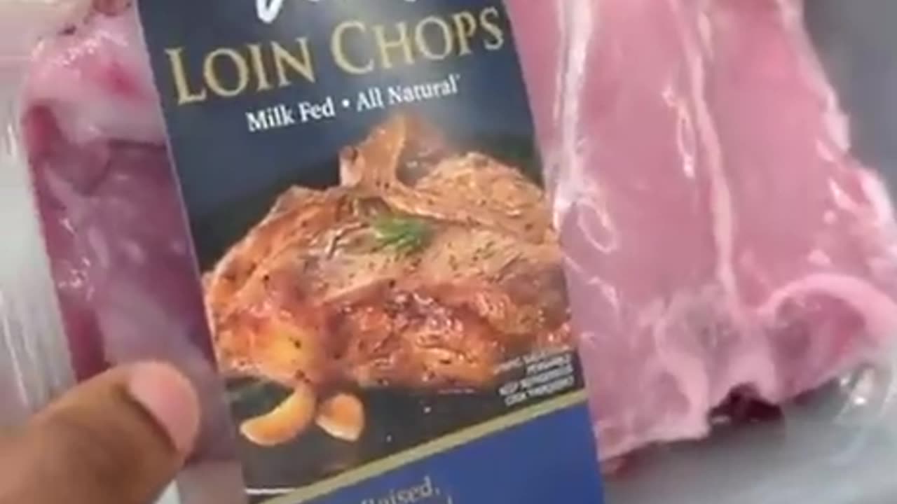 Omg omg #Outrageous they are selling "Lion Meat" in the stores now! Lol