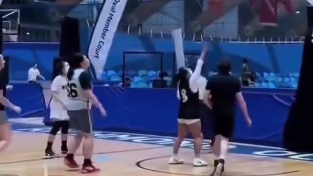 Euro step executed to perfection 🔥