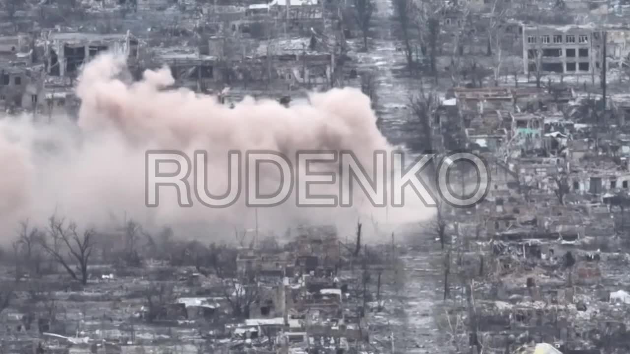 War in ukraine Bakhmut. Please subscribe