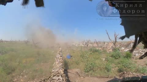 Epic first-person videos of the direct combat of Russian tankers in Maryinka!