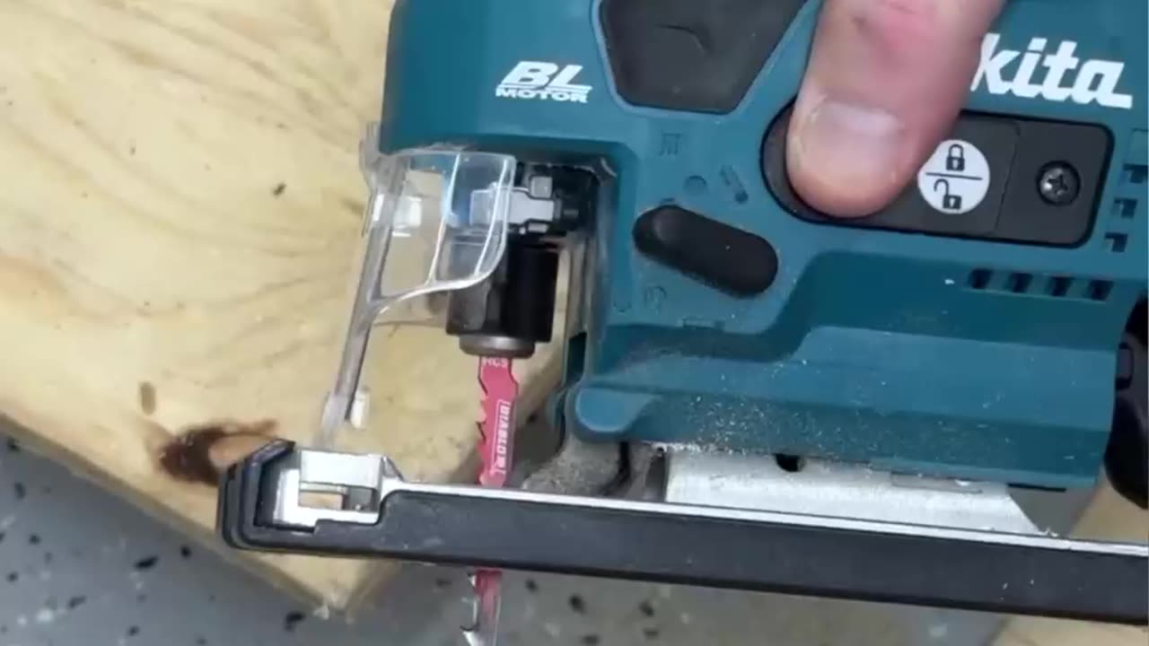 Makita has released a New more compact 18v jigsaw