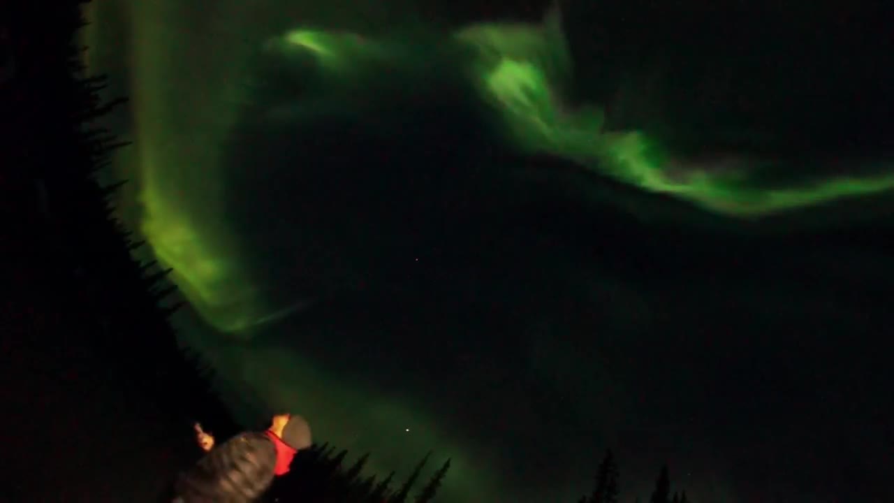 The sound of Aurora Borealis-- Real time video!