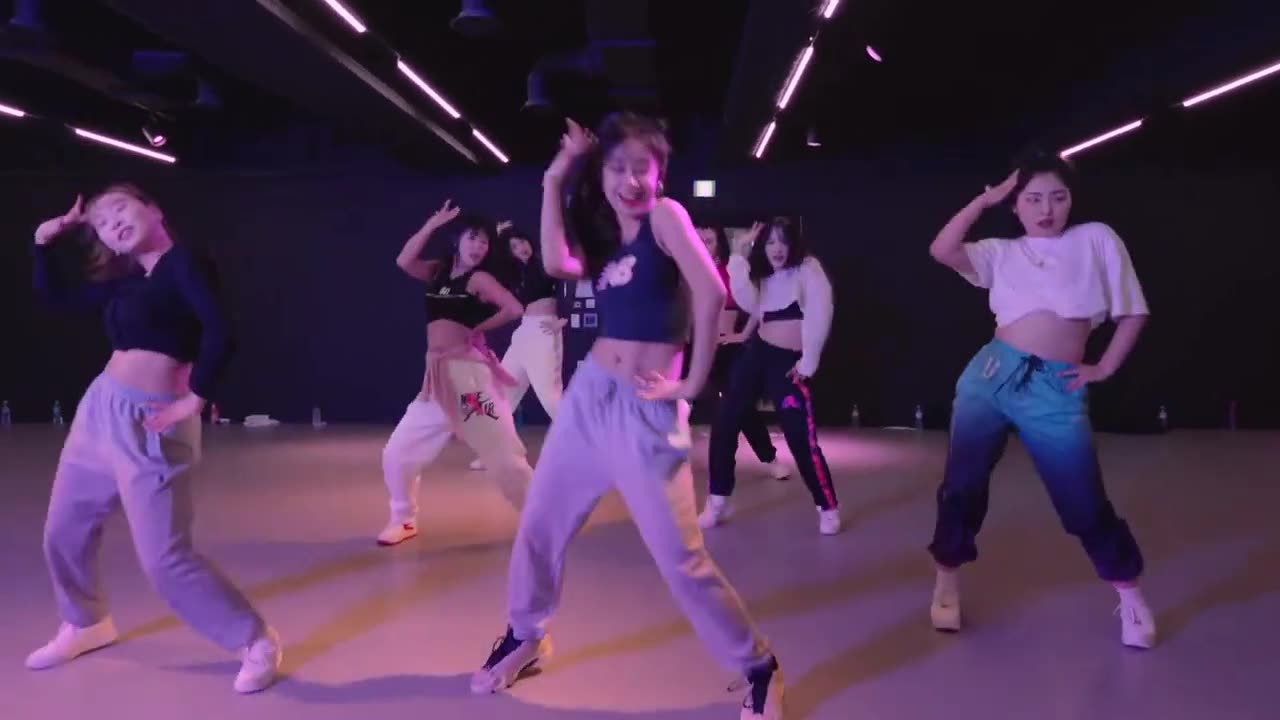 Viral dance