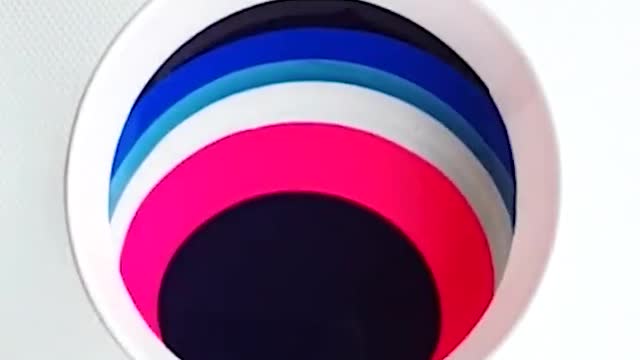 Basic pour cup painting, so that there is a sense of hierarchy