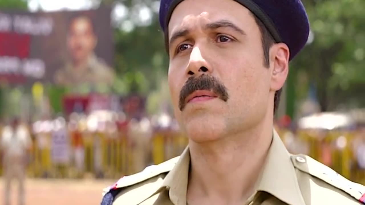 Emraan Hashmi And Akshay Kumar Movie Scene