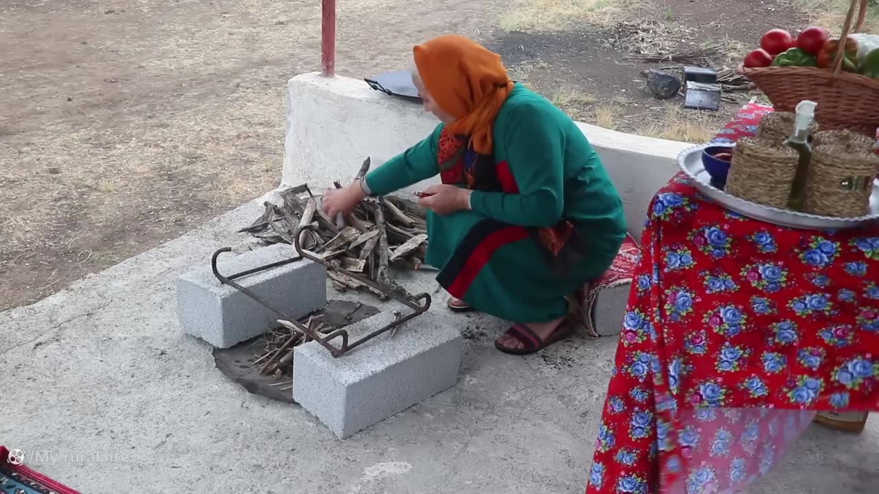 Cooking dolmeh with fresh vegetables in the rainy weather of the village!