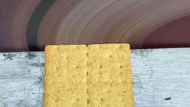 Sander VS Graham Cracker