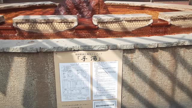 20210314 nước sôi sùng sục nhúng tay vào