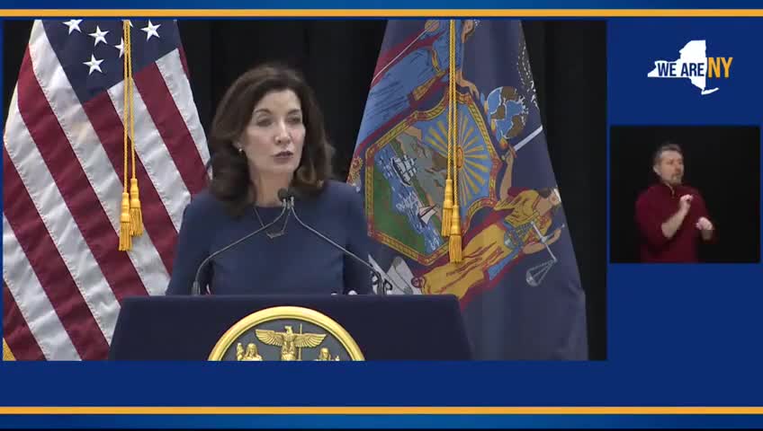 NY Gov. Kathy Hochul Imposes Statewide Mask Mandate