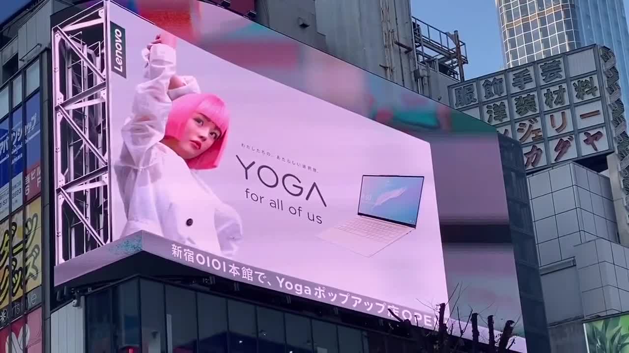 A new 3D cat has settled on Shinjuku in Tokyo4