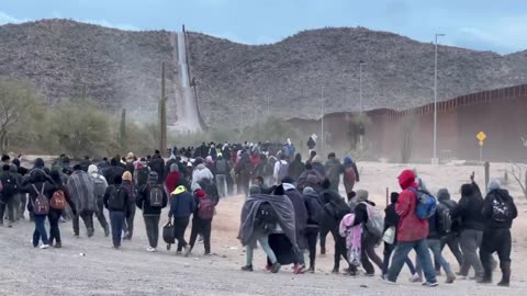 Huge group of criminal illegals pouring through in Arizona.