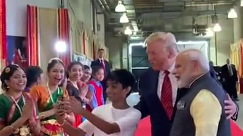 PM Modi and Donald Trump interact with youngsters