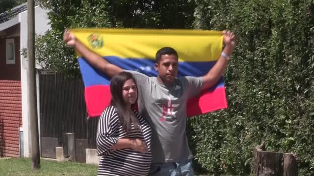 Venezolano caminó hasta Argentina para ver nacer a su hijo