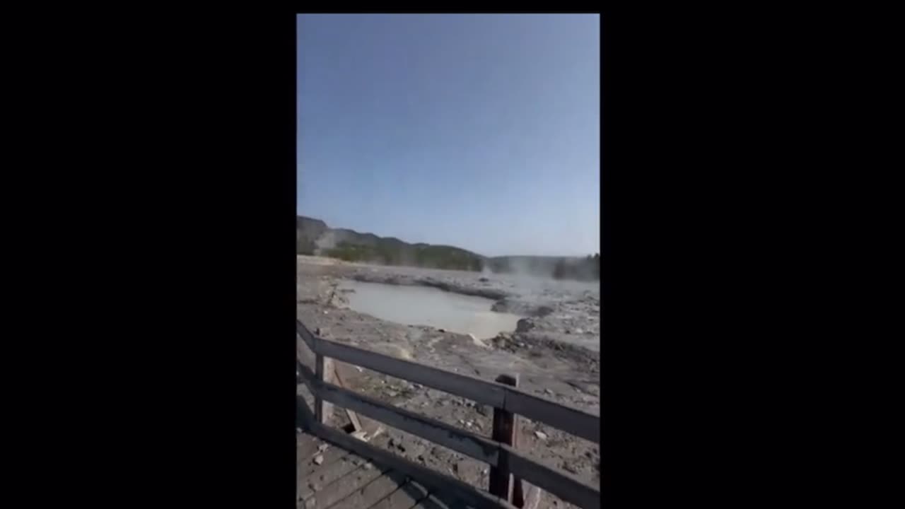 7/23/24-🚨🌋BREAKING: Biscuit Basin in Yellowstone National Park has blown up