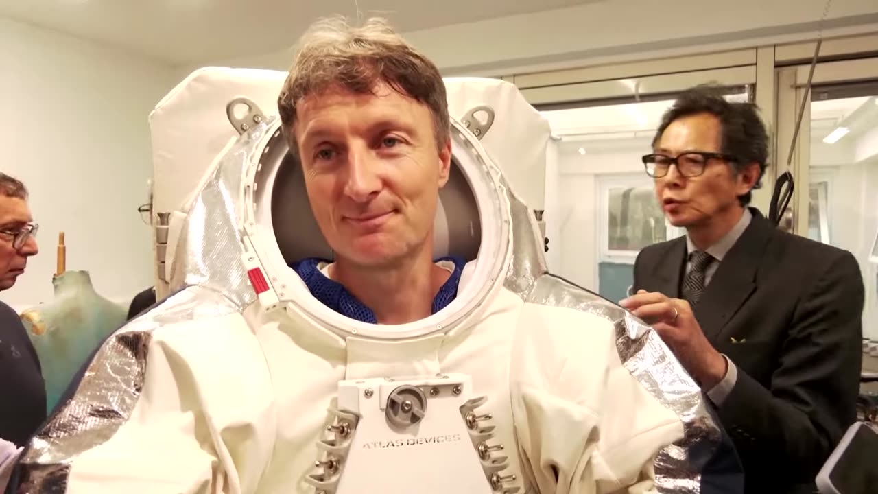 Pierre Cardin creates spacesuit for astronaut training | REUTERS