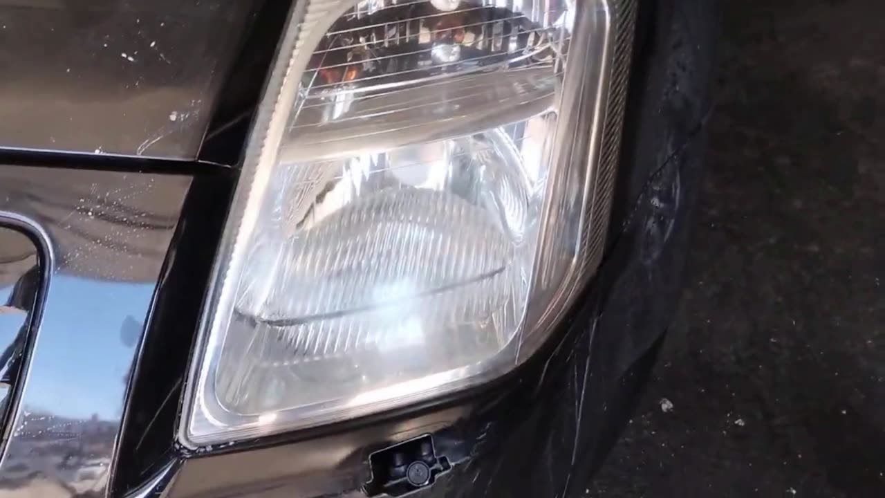 Rengöra strålkastare. Quixx Headlight Restoration Kit. Före och efter