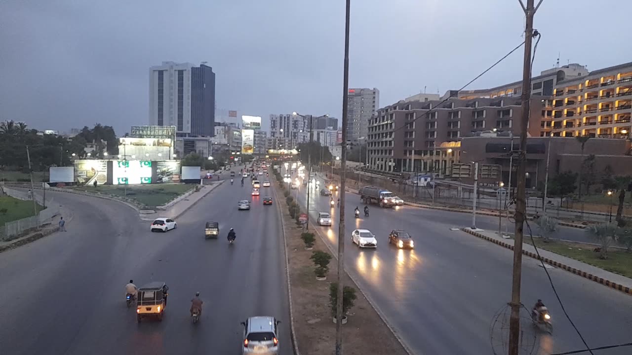 Road of karachi pakistan #pakistan #fyp #travel