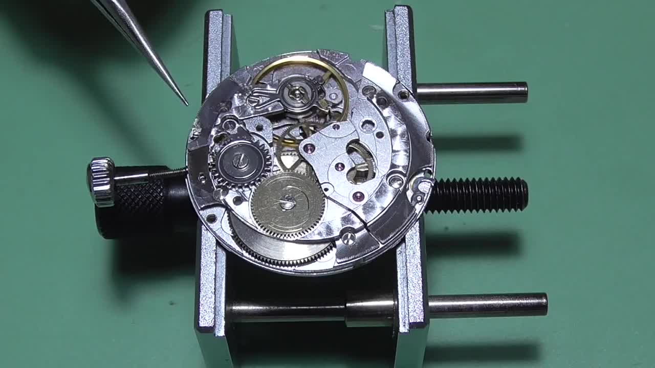 Restoration of an abandoned Breitling Automatic Watch - Breitling Colt A17035