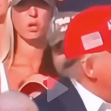 Obejrzyj ten film w zwolnionym tempie, na którym widać, jak kula robi ranę w uchu Trumpa.