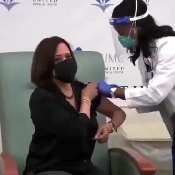 Kamala Harris FAKES Getting the COVID-19 Vaccine (FAKE NEEDLE)