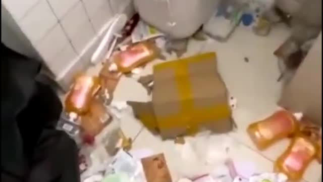 20220509 防疫人員強入民宅消毒,你家就是我家!