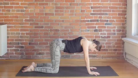 10 min Evening Yoga Stretch - Bedtime Yoga for Beginners