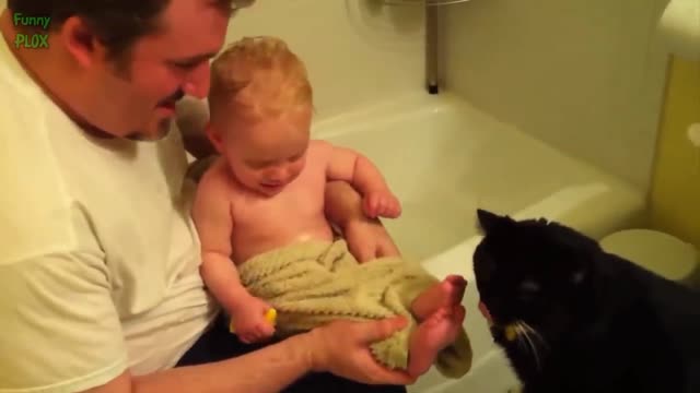 Baby's with father cat 😺 enjoy funny and smile 😁😁🥺🥺 love 🐈