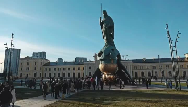 Installation of the monument in a minute