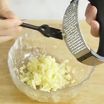 Kitchen Convenience Accessories Garlic Press Tools.