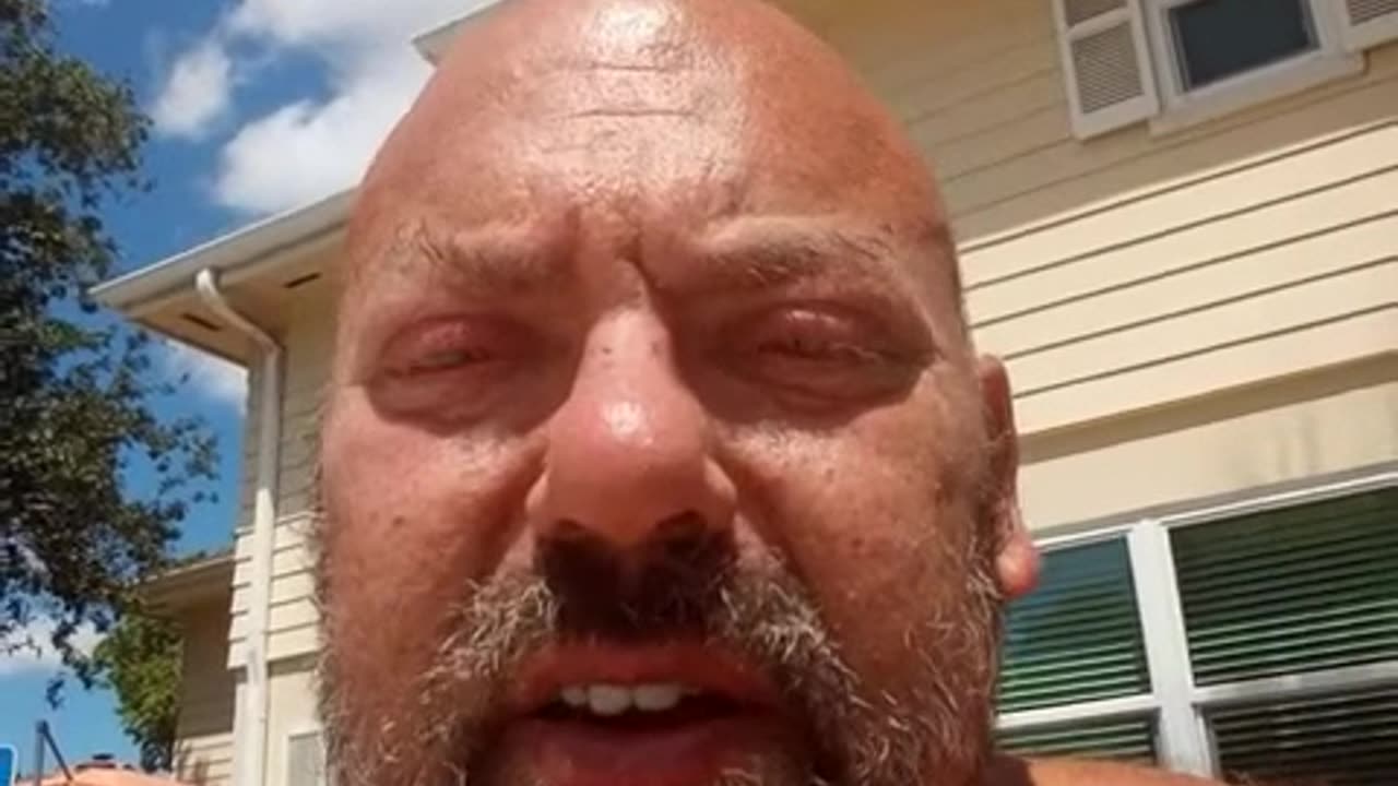 Big Lenny threatens Patrick S. Tomlinson @stealthygeek if he doesn't #PayQuasi