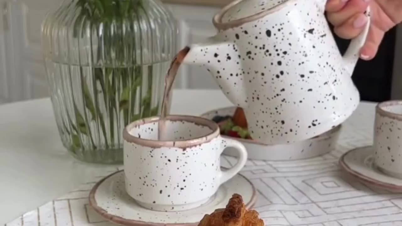 Table arrangements with flowers