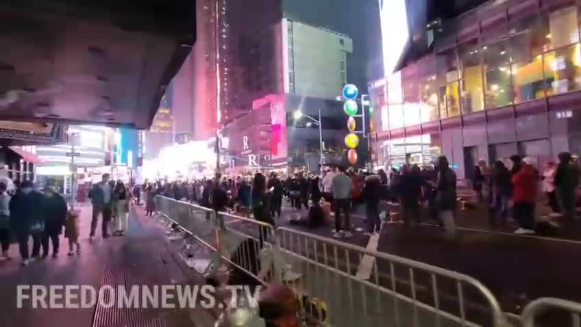 Times Square New Year’s Eve feels empty. 15000 capacity due to Covid19 this year.