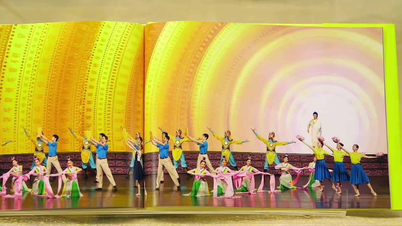 Texas Audience: Sacred Art Brings Heartfelt Joy