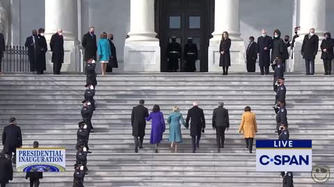 Joe Biden says out loud 'Salute The Marines' instead of actually saluting the Marines.