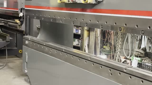 Cincinnati 230 Ton Press Brake for sale at alecomachinery.com