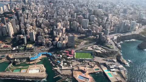 Emirates plane landing in Beirut - Lebanon