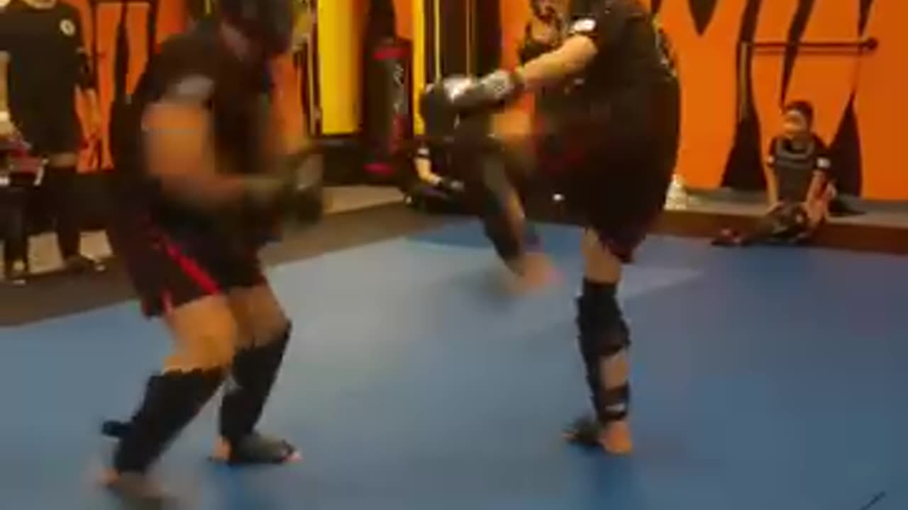 Kickboxing Sparring