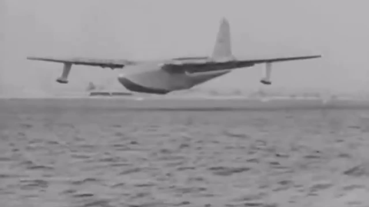 Howard Hughe's Spruce Goose plane