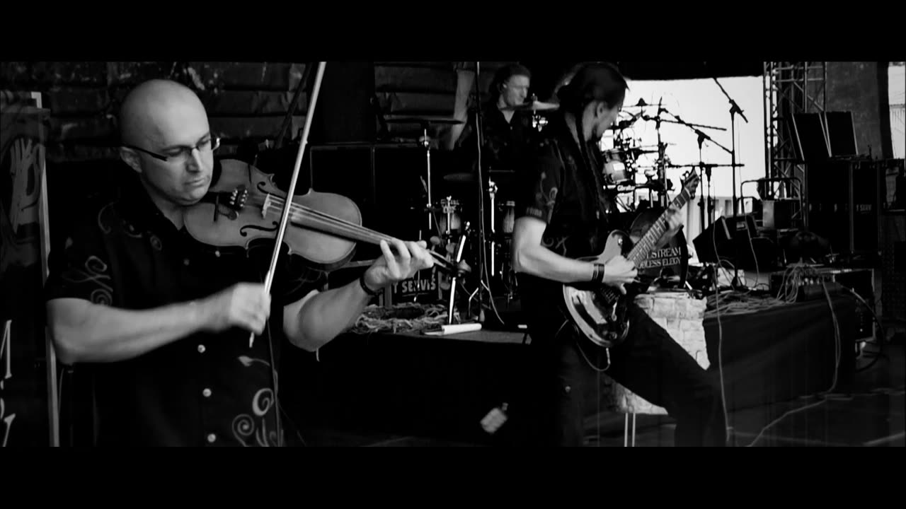 SILENT STREAM OF GODLESS ELEGY - Dva stíny mám (live) (Official Music Video)