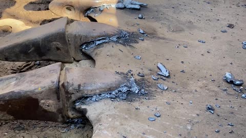 Excavator Bucket Repair #excavator #bucket #ytshorts #shortsvideo #shorts