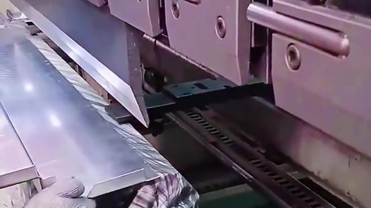 No trace bending CNC equipment- Good tools and machinery make work easy