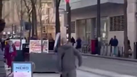 Stabbing BLACK muslim AFRICAN MIGRANT ATTACKS RANDOM WHITE MAN