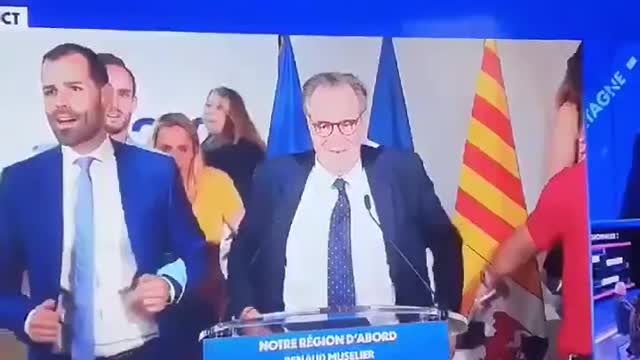 No one has a mask on until the cameras go on!