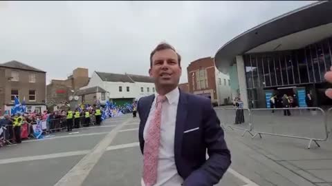 🏴󠁧󠁢󠁳󠁣󠁴󠁿BBC PRESSTITUTE TRIES TO CENSOR ANGRY SCOTS