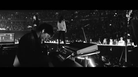 Oceans (Where Feet May Fail) - Hillsong UNITED