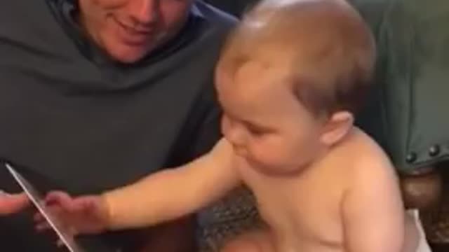 Baby says "Mama" as first word after reading book about Dada