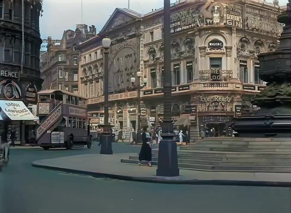 London, England in the 1930s in Color