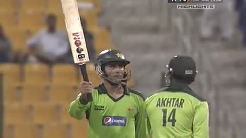 Abdul Razzaq 109 Off 72 Balls vs South Africa - HD