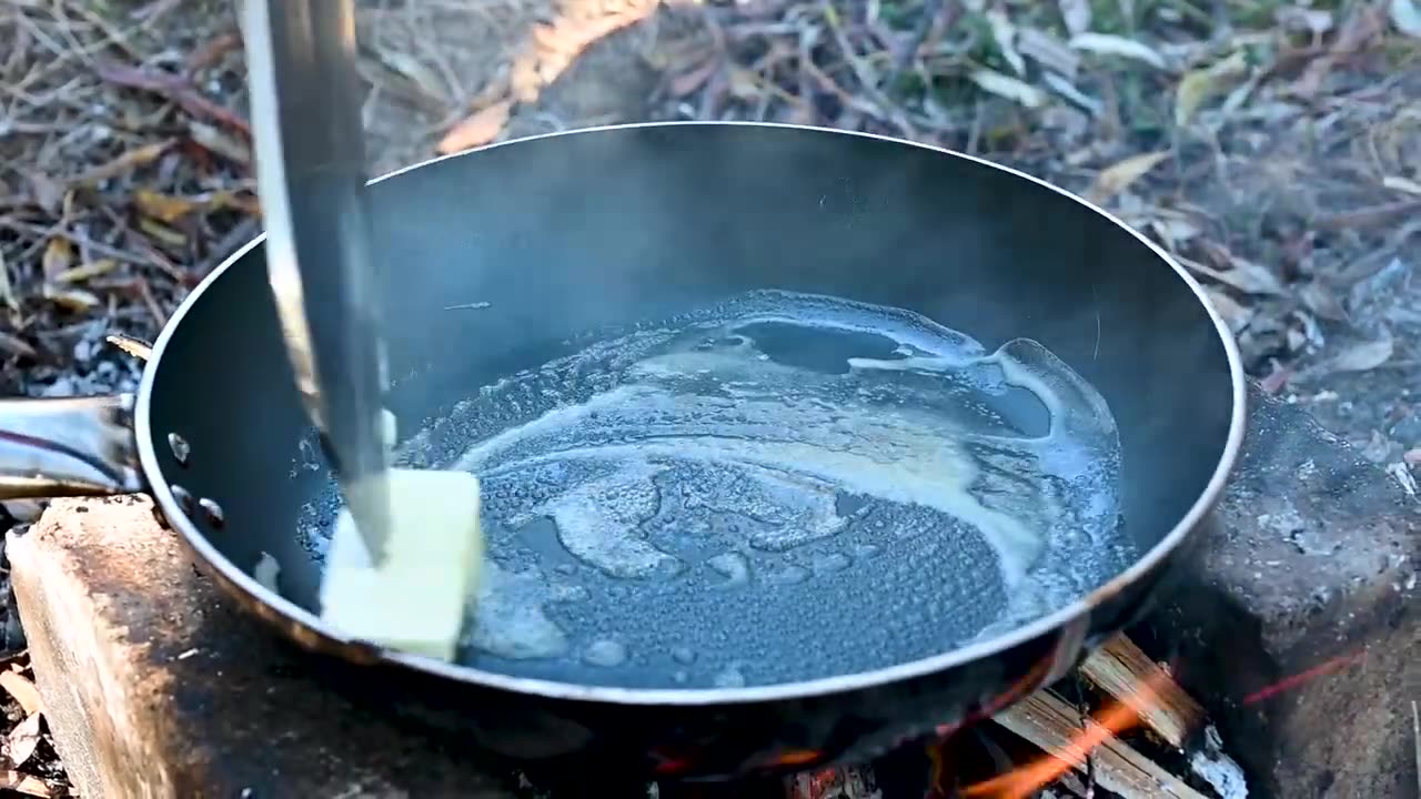 Baking salmon in nature is very pleasant