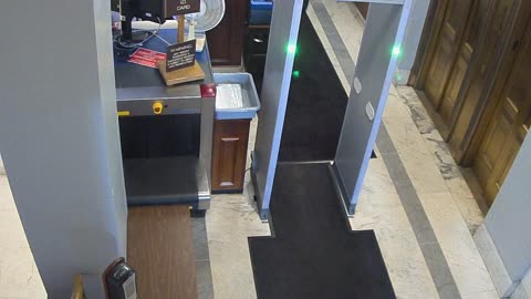 1017RSOB01DelAveADADoor_2021-01-06_08h05min16s823ms.mp4